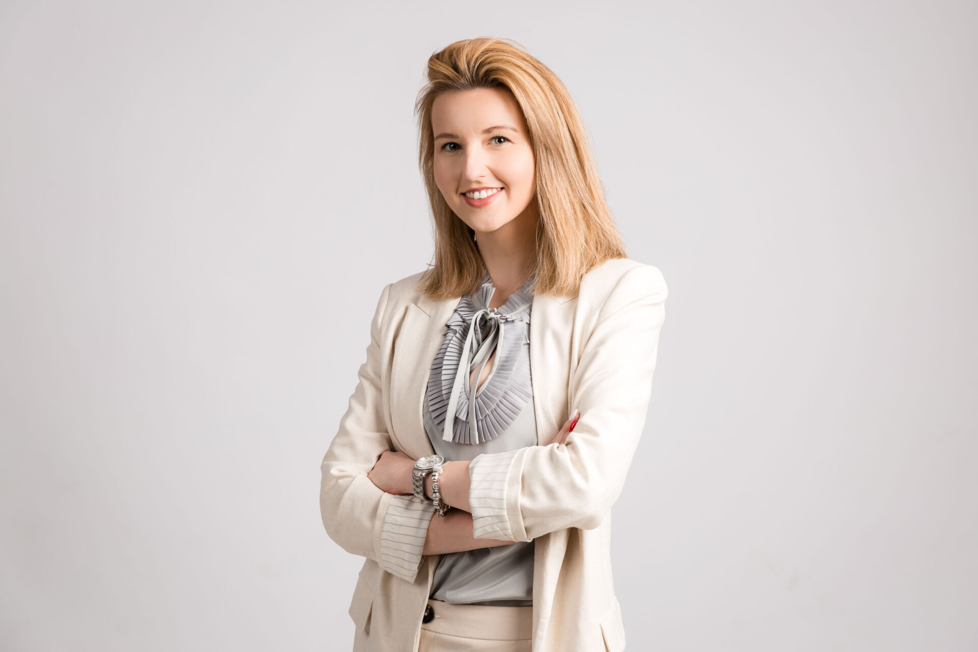 Professional commercial and business photography: individual portaits business, headshots, brand description in Jyväskylä.