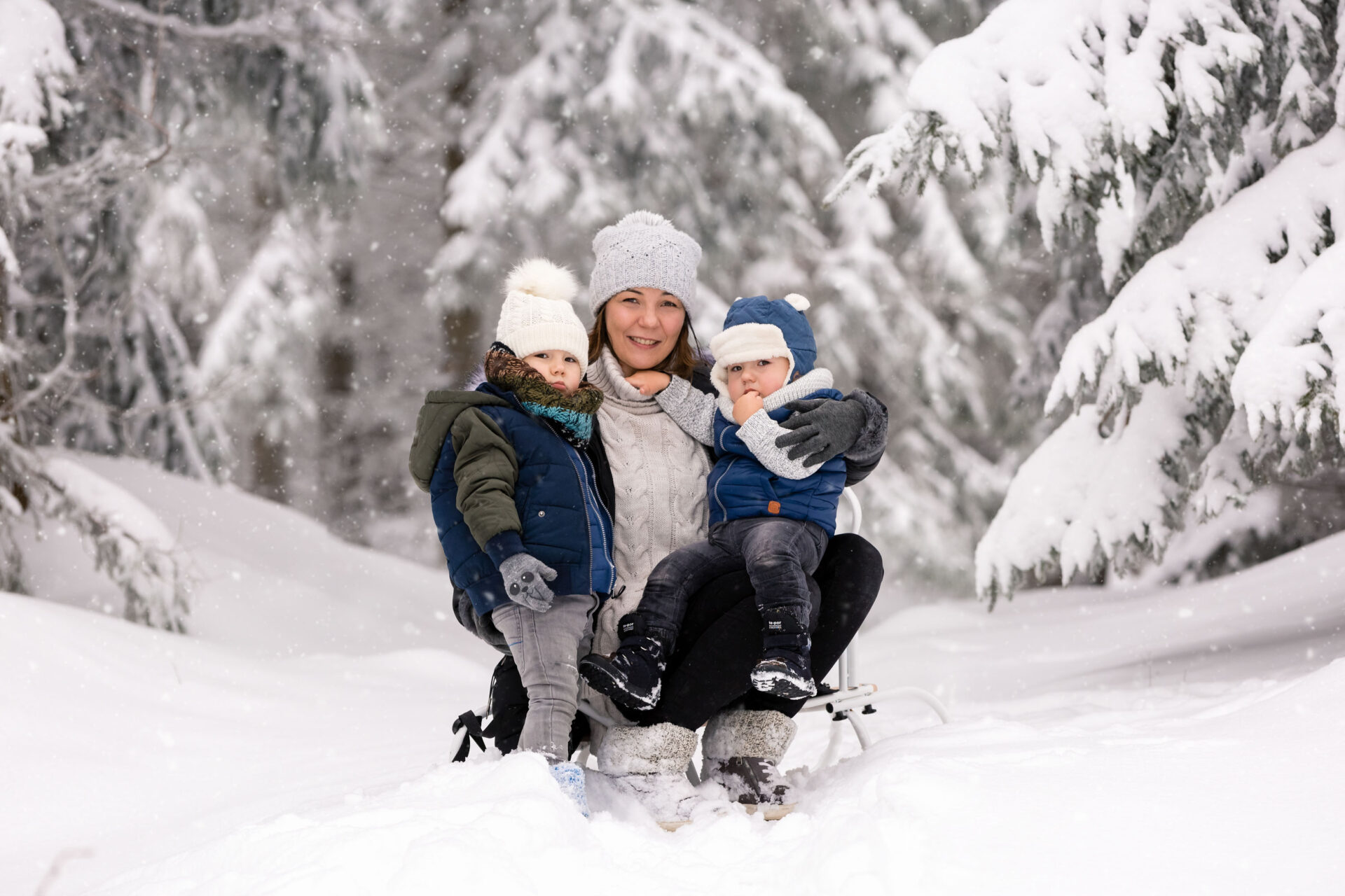 Lapsivalokuvat. Lapsi ulkona. 