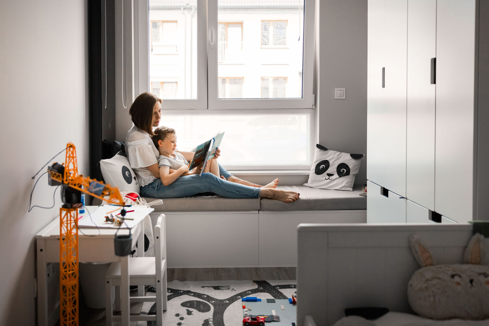 Lapsi- ja perhekuvat Keski Suomessa ulkona kotona